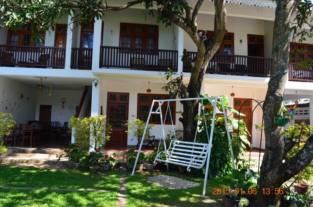 Little Paradise Tourist Guest House And Holiday Home Anuradhapura Bagian luar foto