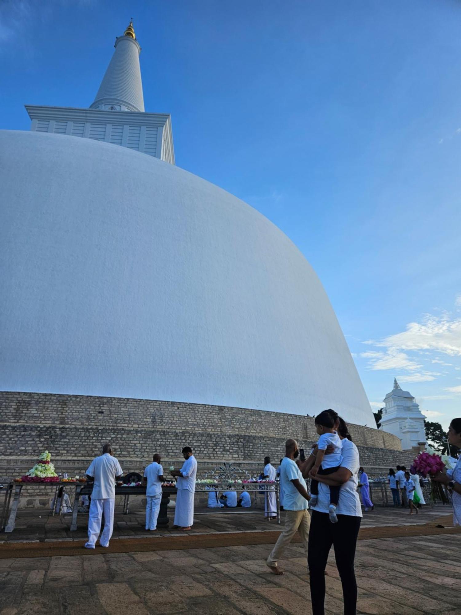Little Paradise Tourist Guest House And Holiday Home Anuradhapura Bagian luar foto