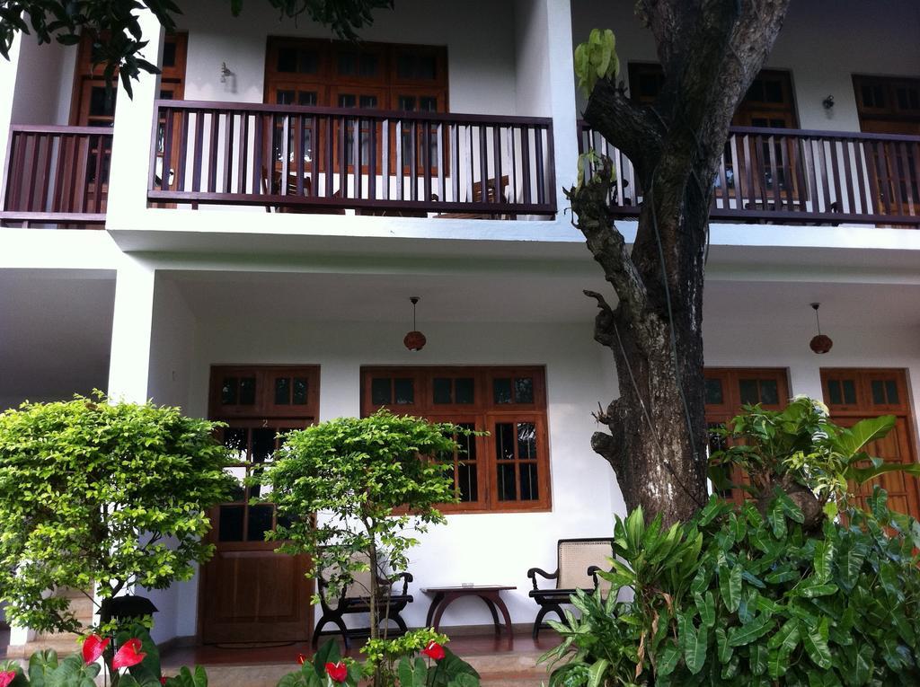 Little Paradise Tourist Guest House And Holiday Home Anuradhapura Bagian luar foto